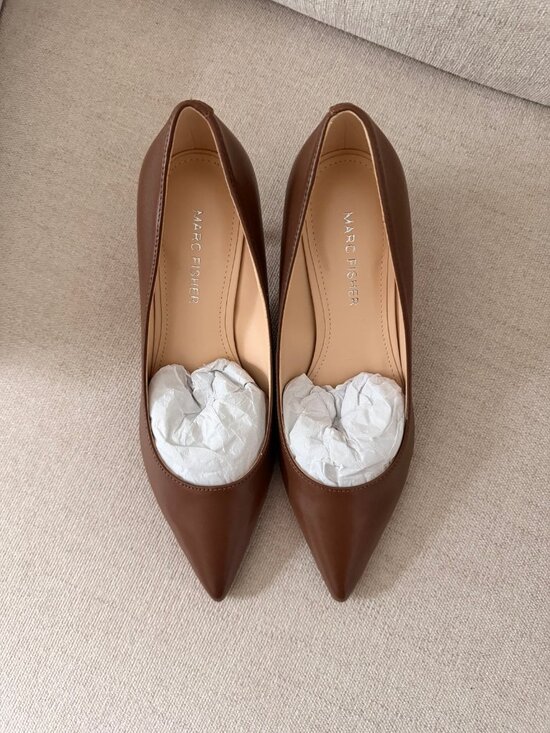 Marc Fisher Shoes - Marc Fisher Alola Brown Leather Pointed Toe Pumps 6.5